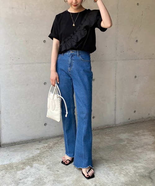 CAPRICIEUX LE'MAGE（カプリシューレマージュ）の「アシメフリルＴシャツ（Tシャツ/カットソー・レディース・ブラック/ホワイト・FREE）」の17枚目の写真