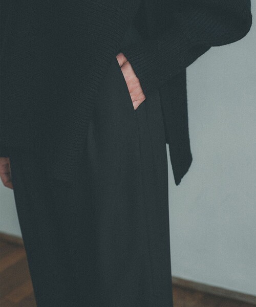 CLANE（クラネ）の「【CLANE(クラネ)】ベーシックタックパンツ 11110-7102（スラックス・レディース・ブルー/ブラック/ベージュ・1/2/0）」の9枚目の写真