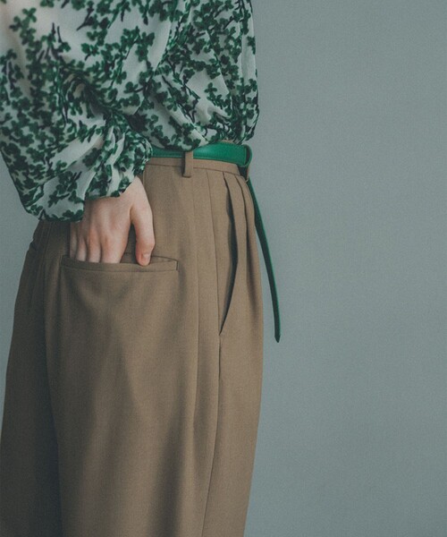 CLANE（クラネ）の「【CLANE(クラネ)】ベーシックタックパンツ 11110-7102（スラックス・レディース・ブルー/ブラック/ベージュ・1/2/0）」の16枚目の写真