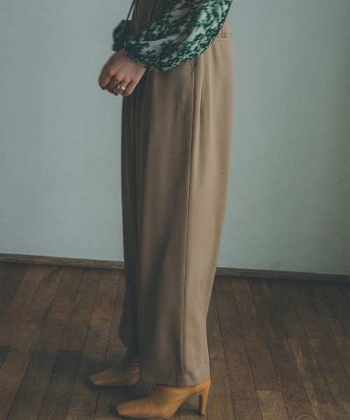 CLANE（クラネ）の「【CLANE(クラネ)】ベーシックタックパンツ 11110-7102（スラックス・レディース・ブルー/ブラック/ベージュ・1/2/0）」の8枚目の写真