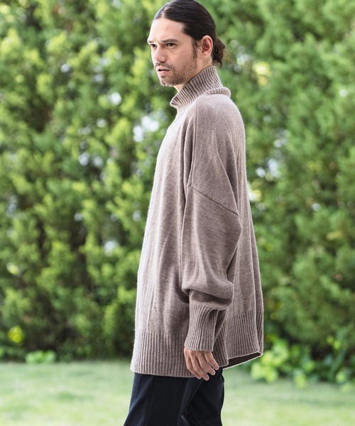 CAMBIO(カンビオ)の「mn2398-Gimmick Loose Turtle Neck Knit Pullover プルオーバー(ニット/セーター・メンズ・ブラック/オリーブ/グレイッシュベージュ/キナリ・S/M/L)」の3枚目の写真