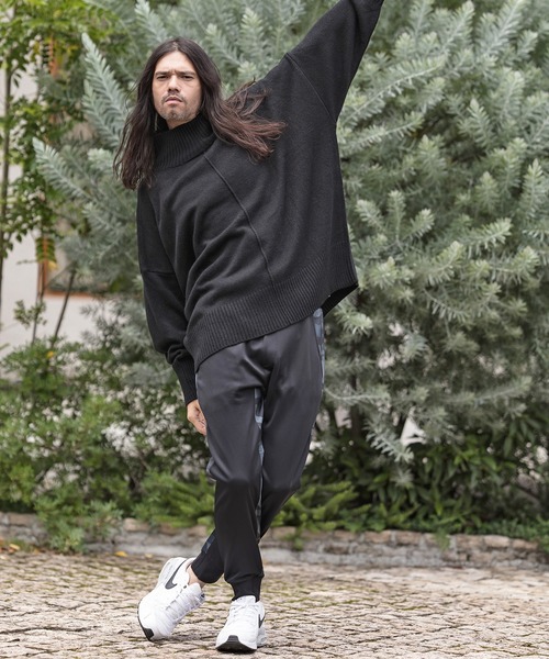 CAMBIO(カンビオ)の「mn2398-Gimmick Loose Turtle Neck Knit Pullover プルオーバー(ニット/セーター・メンズ・ブラック/オリーブ/グレイッシュベージュ/キナリ・S/M/L)」の6枚目の写真