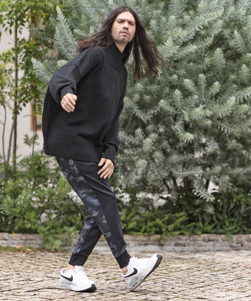 CAMBIO(カンビオ)の「mn2398-Gimmick Loose Turtle Neck Knit Pullover プルオーバー(ニット/セーター・メンズ・ブラック/オリーブ/グレイッシュベージュ/キナリ・S/M/L)」の7枚目の写真