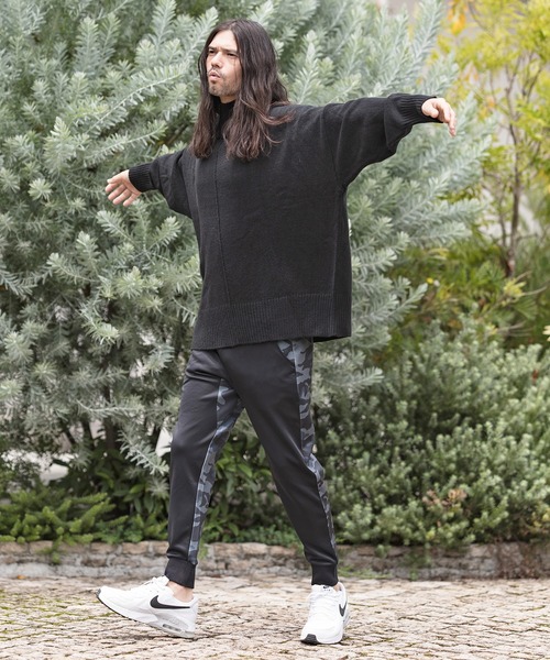 CAMBIO(カンビオ)の「mn2398-Gimmick Loose Turtle Neck Knit Pullover プルオーバー(ニット/セーター・メンズ・ブラック/オリーブ/グレイッシュベージュ/キナリ・S/M/L)」の8枚目の写真