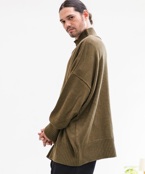 CAMBIO(カンビオ)の「mn2398-Gimmick Loose Turtle Neck Knit Pullover プルオーバー(ニット/セーター・メンズ・ブラック/オリーブ/グレイッシュベージュ/キナリ・S/M/L)」の15枚目の写真