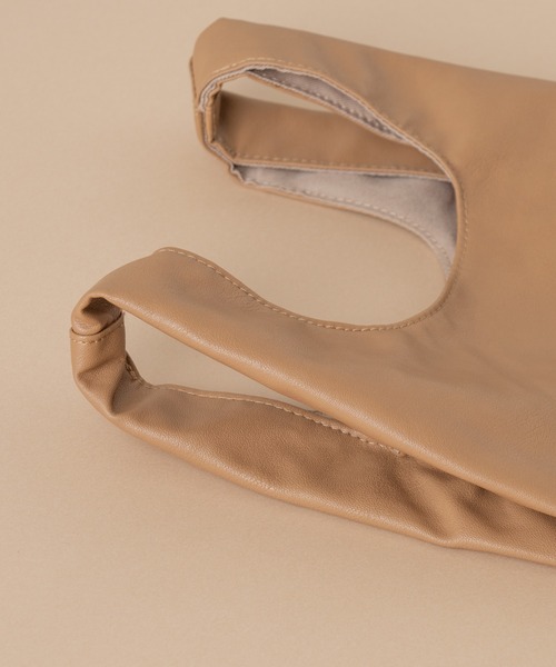 Kastane（カスタネ）の「【kolors like you】フェイクレザーマルシェバッグ（トートバッグ・レディース・サーモンピンク/ブラック/ベージュ/キャメル/シルバー・FREE）」の21枚目の写真