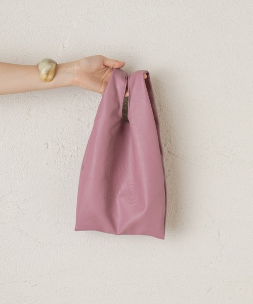 Kastane（カスタネ）の「【kolors like you】フェイクレザーマルシェバッグ（トートバッグ・レディース・サーモンピンク/ブラック/ベージュ/キャメル/シルバー・FREE）」の16枚目の写真