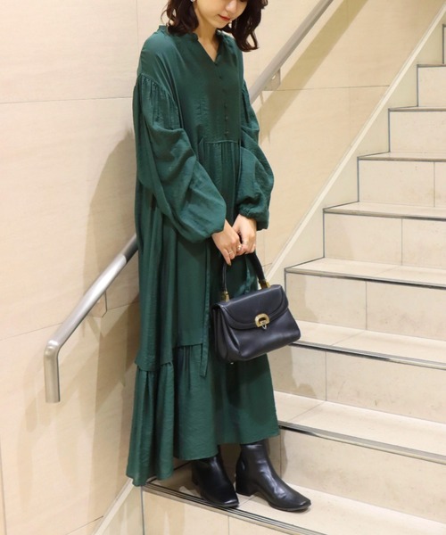 libelle more（リベル モア）の「オーガン紐付きロングワンピース（ワンピース・レディース・グリーン/ブラウン/ピンク/ブラック/グレイッシュベージュ・M/L）」の4枚目の写真