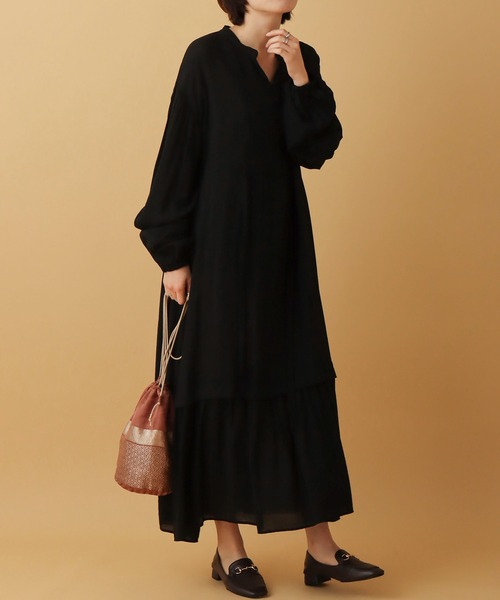 libelle more（リベル モア）の「オーガン紐付きロングワンピース（ワンピース・レディース・グリーン/ブラウン/ピンク/ブラック/グレイッシュベージュ・M/L）」の2枚目の写真