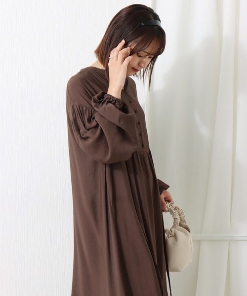 libelle more（リベル モア）の「オーガン紐付きロングワンピース（ワンピース・レディース・グリーン/ブラウン/ピンク/ブラック/グレイッシュベージュ・M/L）」の10枚目の写真