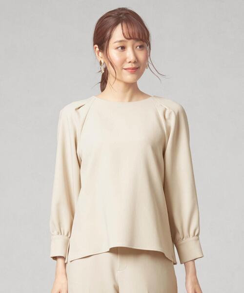 closet story（クローゼットストーリー）の「＜closet story（クローゼットストーリー）＞ダブルクロス タックブラウス -ウォッシャブル-（シャツ/ブラウス・レディース・ベージュ/ネイビー/ナチュラル・FREE）」の3枚目の写真