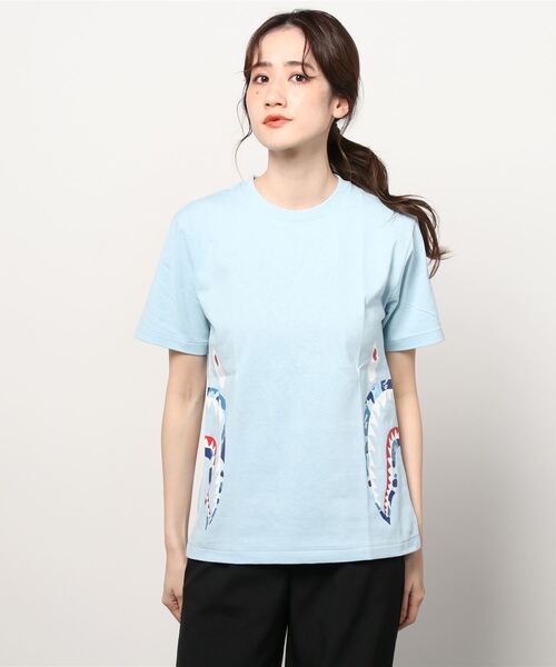 A BATHING APE（アベイシングエイプ）の「ABC CAMO SIDE SHARK TEE L（Tシャツ/カットソー・レディース・サックスブルー/ピンク/パープル・SMALL/MEDIUM/X-SMALL）」の7枚目の写真