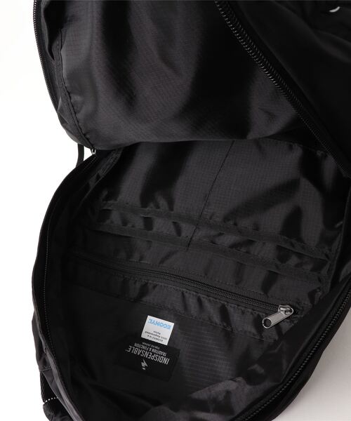 INDISPENSABLE (インディスペンサブル)の「INDISPENSABLE BACKPACK TRILL ECONYL MS(バックパック/リュック・メンズ・ブラック・FREE)」の2枚目の写真