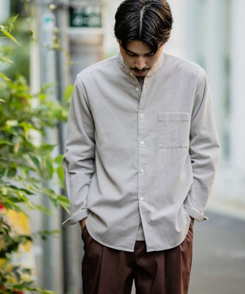 URBAN RESEARCH DOORS（アーバンリサーチドアーズ）の「コーデュロイバンドカラーシャツ（シャツ/ブラウス・メンズ・ベージュ系その他/ブラウン/ブルー系その他/ホワイト系その他・40/38）」の2枚目の写真