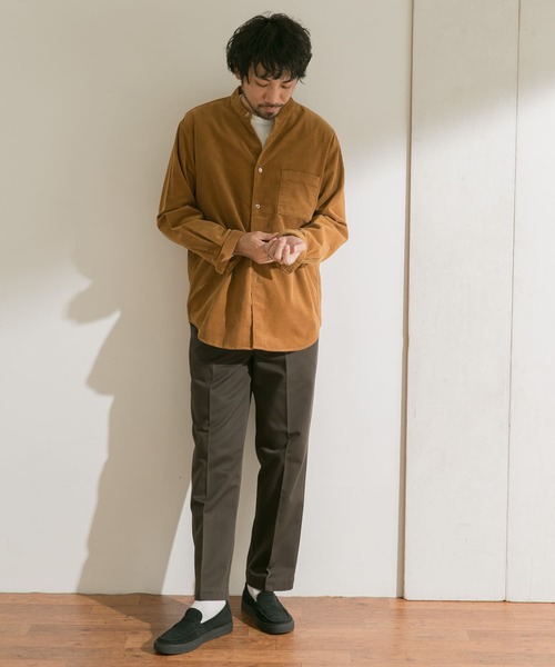 URBAN RESEARCH DOORS（アーバンリサーチドアーズ）の「コーデュロイバンドカラーシャツ（シャツ/ブラウス・メンズ・ベージュ系その他/ブラウン/ブルー系その他/ホワイト系その他・40/38）」の16枚目の写真