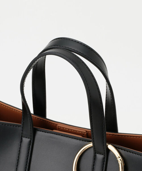 fredy emue（フレディエミュ）の「テープハンドル配色スムーストートバッグ（トートバッグ・レディース・アイボリー/ブラック/ボルドー・FREE）」の18枚目の写真