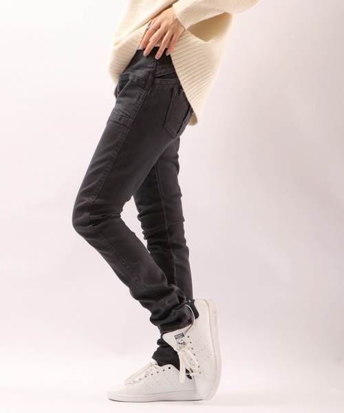 Antgauge(アントゲージ)の「NATALIE HIP OPEN SKINNY STRAIGHT(デニムパンツ・レディース・チャコールグレー/カーキ/アイボリー・S/M/SS/L)」の10枚目の写真
