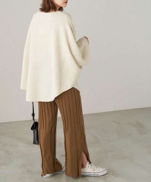 お値下げ❤️GUCCI ベージュ ニットポンチョ グッチ / GUCCIに関する最新記事 | Page 2 | Vogue Japan