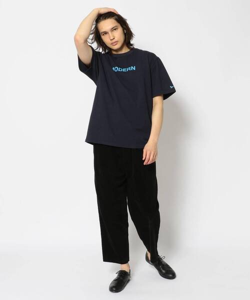 Modern Amusement(モダンアミューズメント)の「ModernAmusement/モダンアミューズメント/LOGO TEE(Tシャツ/カットソー・メンズ・ホワイト/ネイビー・MEDIUM/SMALL/LARGE)」の6枚目の写真