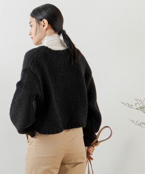 ANGIE(アンジー)の「起毛ローゲージショートニットプルオーバー(ニット/セーター・レディース・ブラック/ベージュ/ピンク/ブルー/アイボリー・FREE)」の8枚目の写真