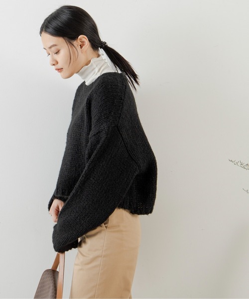 ANGIE(アンジー)の「起毛ローゲージショートニットプルオーバー(ニット/セーター・レディース・ブラック/ベージュ/ピンク/ブルー/アイボリー・FREE)」の12枚目の写真