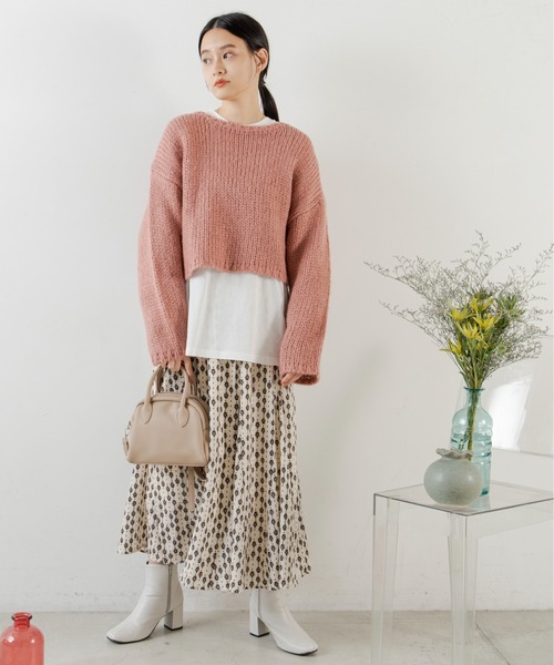 ANGIE(アンジー)の「起毛ローゲージショートニットプルオーバー(ニット/セーター・レディース・ブラック/ベージュ/ピンク/ブルー/アイボリー・FREE)」の6枚目の写真