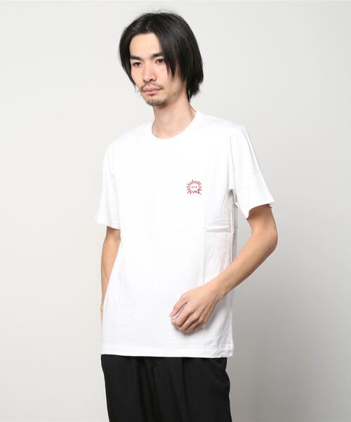 R.R.G.S（アールアールジーエス）の「LOGO EMBROIDERY T-SHIRTS（Tシャツ/カットソー・メンズ・ホワイト×グリーン/ホワイト×ブラック/ブラック×ホワイト/ブラック×レッド/ブラック×イエロー/ブラック×ピンク/ホワイト×ピンク/ホワイト×レッド・SMALL/MEDIUM/LARGE/X-LARGE）」の2枚目の写真