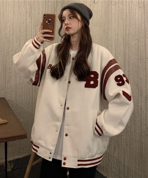 .KOM(ドットコム)の「A'GEM/9 × .kom『.kom/ドットケーオーエム』Lettered Stadium JUMPER レタードスタジャン 長袖 ブルゾン(スタジャン・レディース・ブラック/アイボリー・L)」の21枚目の写真