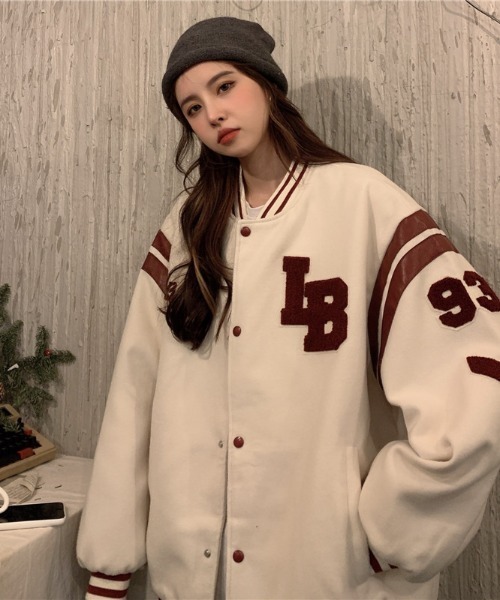 .KOM(ドットコム)の「A'GEM/9 × .kom『.kom/ドットケーオーエム』Lettered Stadium JUMPER レタードスタジャン 長袖 ブルゾン(スタジャン・レディース・ブラック/アイボリー・L)」の15枚目の写真