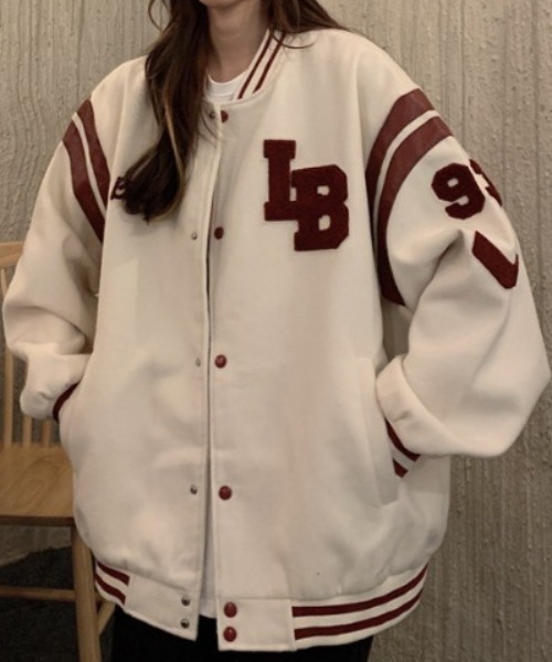 .KOM(ドットコム)の「A'GEM/9 × .kom『.kom/ドットケーオーエム』Lettered Stadium JUMPER レタードスタジャン 長袖 ブルゾン(スタジャン・レディース・ブラック/アイボリー・L)」の12枚目の写真