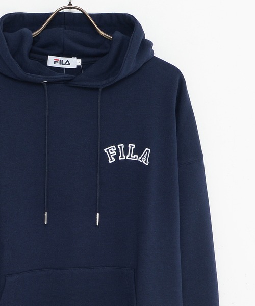 FILA(フィラ)の「【FILA/フィラ】WEB限定 別注 ワンポイント カレッジロゴ ビックシルエット ドロップショルダー パーカー フ―ディー 裏毛(パーカー・メンズ・ホワイト/ブラック/ネイビー/ピンク系その他・LL/M/L)」の1枚目の写真