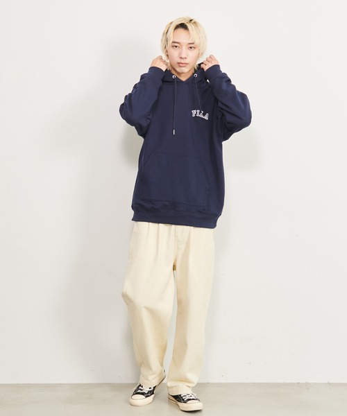 FILA(フィラ)の「【FILA/フィラ】WEB限定 別注 ワンポイント カレッジロゴ ビックシルエット ドロップショルダー パーカー フ―ディー 裏毛(パーカー・メンズ・ホワイト/ブラック/ネイビー/ピンク系その他・LL/M/L)」の21枚目の写真