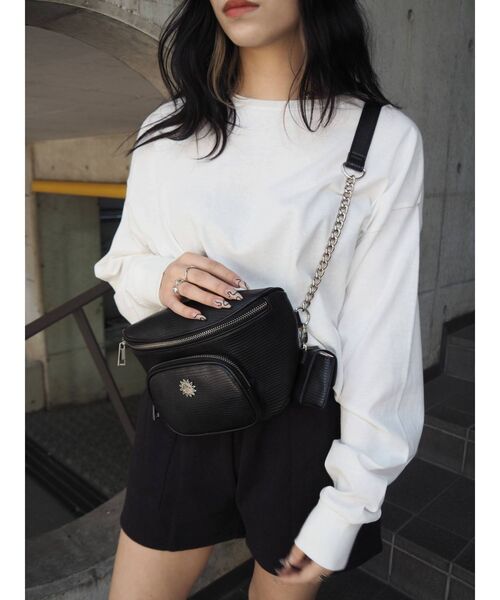 EVRIS（エヴリス）の「チェーンベルトボディBAG（ボディバッグ/ウエストポーチ・レディース・ブラック/ベージュ/ブルー・FREE）」の13枚目の写真