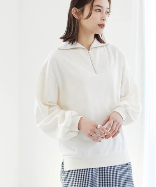 Green Parks(グリーンパークス)の「スタンドハーフジッププルオーバー(パーカー・レディース・ライトベージュ/ネイビー/グリーン・FREE)」の2枚目の写真