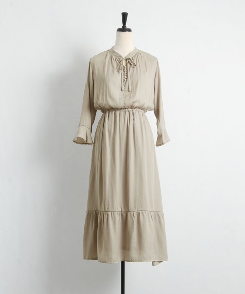 tocco closet（トッコ　クローゼット）の「りぼん＆くるみ釦付き袖口フレアティアードサテンワンピース（ワンピース・レディース・ミント/グレイッシュベージュ・M）」の18枚目の写真