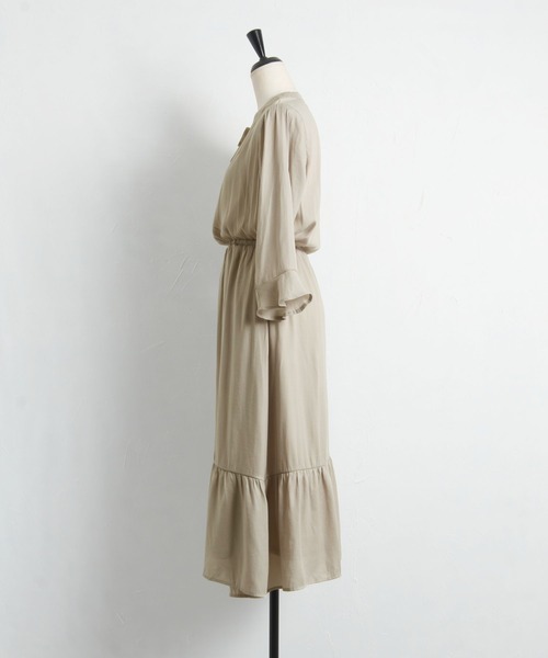 tocco closet（トッコ　クローゼット）の「りぼん＆くるみ釦付き袖口フレアティアードサテンワンピース（ワンピース・レディース・ミント/グレイッシュベージュ・M）」の17枚目の写真