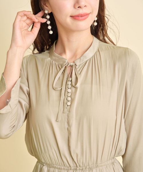 tocco closet（トッコ　クローゼット）の「りぼん＆くるみ釦付き袖口フレアティアードサテンワンピース（ワンピース・レディース・ミント/グレイッシュベージュ・M）」の21枚目の写真