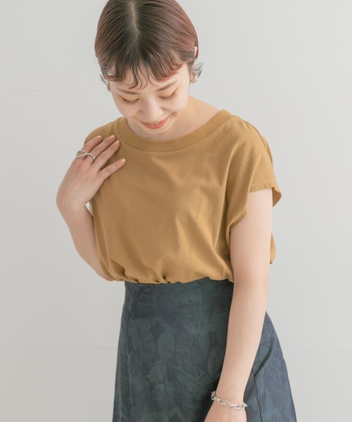 ITEMS URBANRESEARCH（アイテムズ アーバンリサーチ）の「クルーネックノースリーブTシャツ（Tシャツ/カットソー・レディース・グリーン/マスタード/ホワイト/ブラック・FREE）」の6枚目の写真