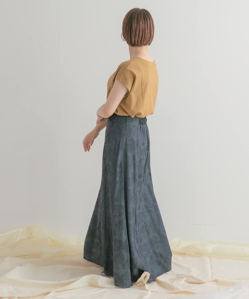 ITEMS URBANRESEARCH（アイテムズ アーバンリサーチ）の「クルーネックノースリーブTシャツ（Tシャツ/カットソー・レディース・グリーン/マスタード/ホワイト/ブラック・FREE）」の10枚目の写真