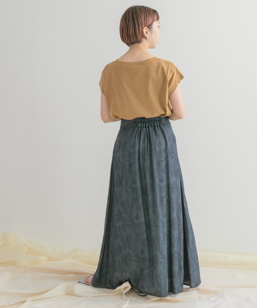 ITEMS URBANRESEARCH（アイテムズ アーバンリサーチ）の「クルーネックノースリーブTシャツ（Tシャツ/カットソー・レディース・グリーン/マスタード/ホワイト/ブラック・FREE）」の11枚目の写真