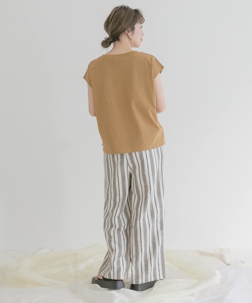 ITEMS URBANRESEARCH（アイテムズ アーバンリサーチ）の「クルーネックノースリーブTシャツ（Tシャツ/カットソー・レディース・グリーン/マスタード/ホワイト/ブラック・FREE）」の21枚目の写真