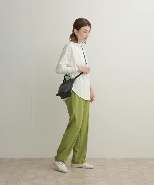 URBAN RESEARCH DOORS（アーバンリサーチドアーズ）の「ルーズボートネックロングTシャツ（Tシャツ/カットソー・レディース・オフホワイト/ライトカーキ/ベージュ系その他・1）」の11枚目の写真