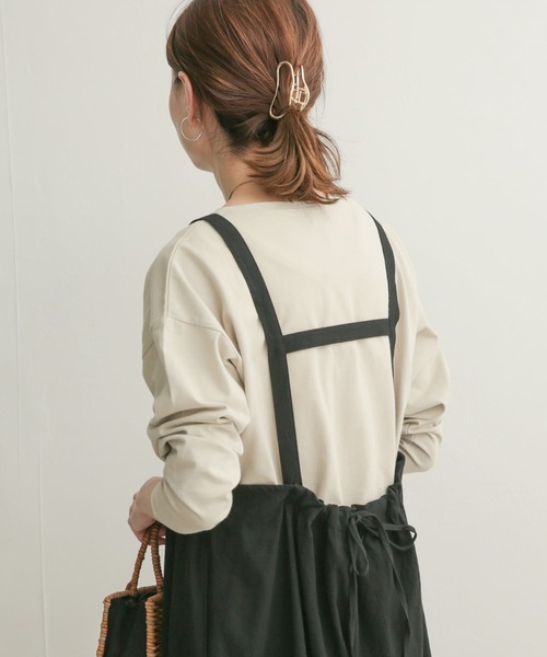 URBAN RESEARCH DOORS（アーバンリサーチドアーズ）の「ルーズボートネックロングTシャツ（Tシャツ/カットソー・レディース・オフホワイト/ライトカーキ/ベージュ系その他・1）」の15枚目の写真