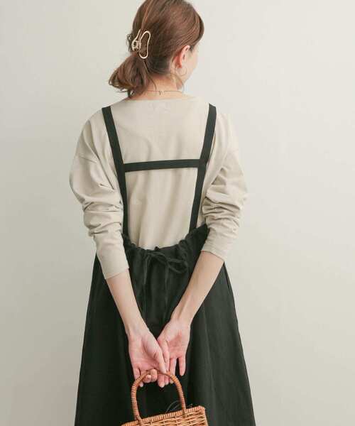 URBAN RESEARCH DOORS（アーバンリサーチドアーズ）の「ルーズボートネックロングTシャツ（Tシャツ/カットソー・レディース・オフホワイト/ライトカーキ/ベージュ系その他・1）」の18枚目の写真