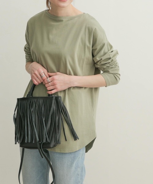 URBAN RESEARCH DOORS（アーバンリサーチドアーズ）の「ルーズボートネックロングTシャツ（Tシャツ/カットソー・レディース・オフホワイト/ライトカーキ/ベージュ系その他・1）」の22枚目の写真