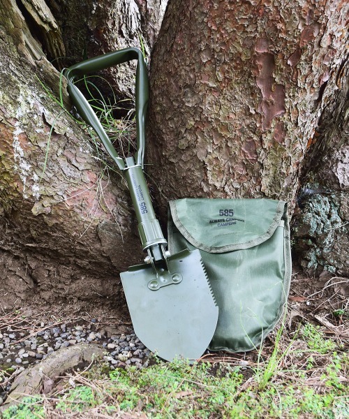 entre square(アントレスクエアー)の「bcl/585 フォーダブル マルチ シャベル ピッケル ポータブル 折り畳み(アウトドアグッズ・レディース・カーキ/ブラック・ONE SIZE)」の2枚目の写真