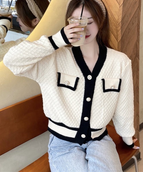 VIBGYOR Women(ヴィブジョー ウィメン)の「【KOREA SELECT】バイカラー ニット カーディガン(カーディガン/ボレロ・レディース・ホワイト/ブラック・FREE)」の11枚目の写真