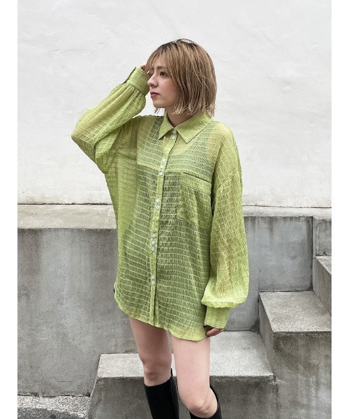 ENVYM(アンビー)の「プリーテッドルーズSH(シャツ/ブラウス・レディース・ホワイト/ブラック/グリーン・FREE)」の1枚目の写真