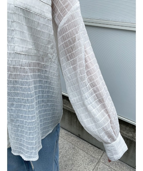 ENVYM(アンビー)の「プリーテッドルーズSH(シャツ/ブラウス・レディース・ホワイト/ブラック/グリーン・FREE)」の5枚目の写真