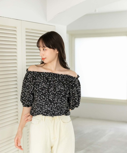 fifth(フィフス)の「小花柄プリントオフショルブラウス(Tシャツ/カットソー・レディース・ブラック/ラベンダー・M)」の11枚目の写真